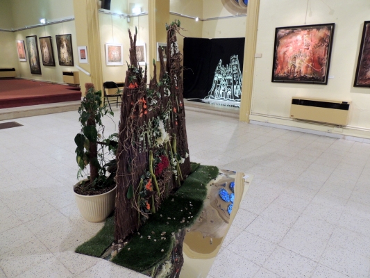 CATHEDRALES VEGETALE ET PLEXIGLASS EN SITUATION